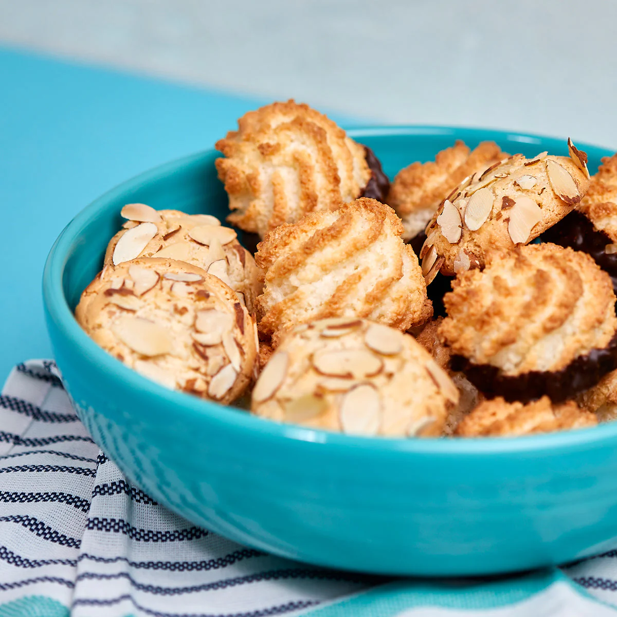 Almond Macaroon (Set of 6) - Image 4